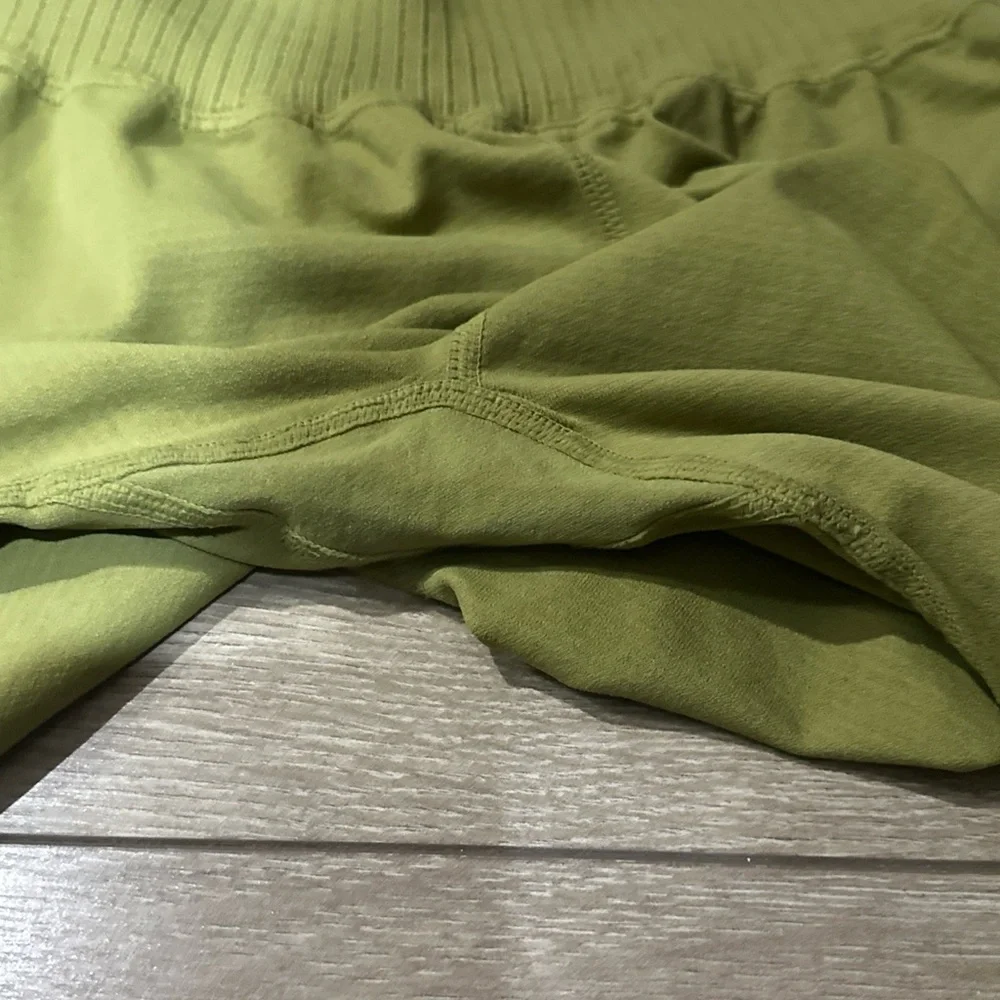 •Sold• FP Movement *Rare* Good Karma Flare Leggings In Olive Green - Picture 8 of 10